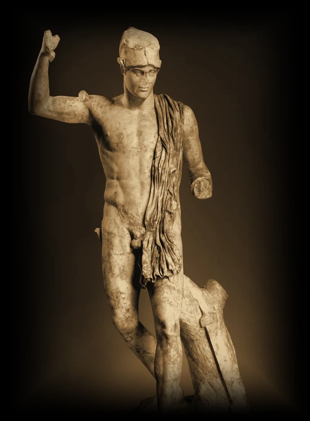 Estátua de mármore de um guerreiro grego — corpo periciado